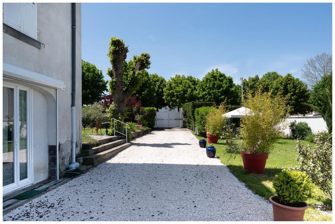 Maison De Retraite Vertaizon Exterior photo